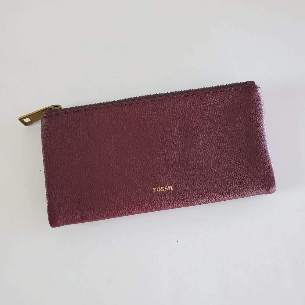 FOSSIL LAINIE Clutch Leather Wallet Maroon Red NWOT Snap Closure